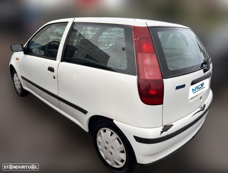 FIAT Punto I Hatchback (176) 1.7 TD Diesel 69 cv  51 kW 1994 - 1999 176 A3.000 - 4