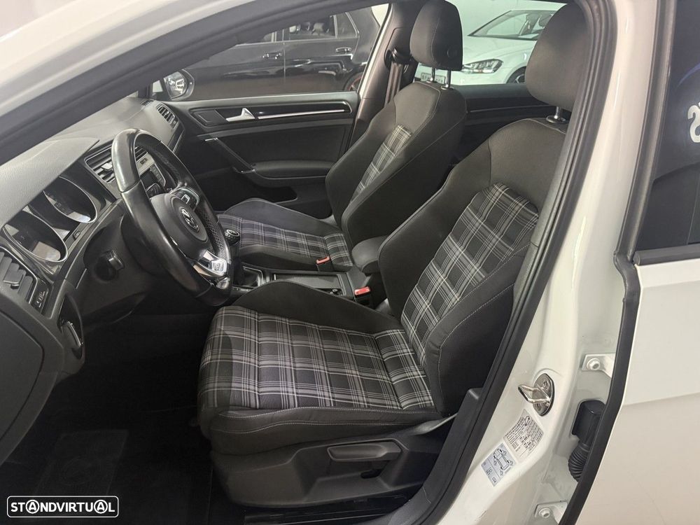VW Golf 2.0 TDI GTD - 7