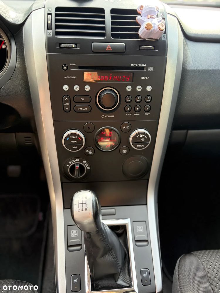 Suzuki Grand Vitara 2.0 - 16