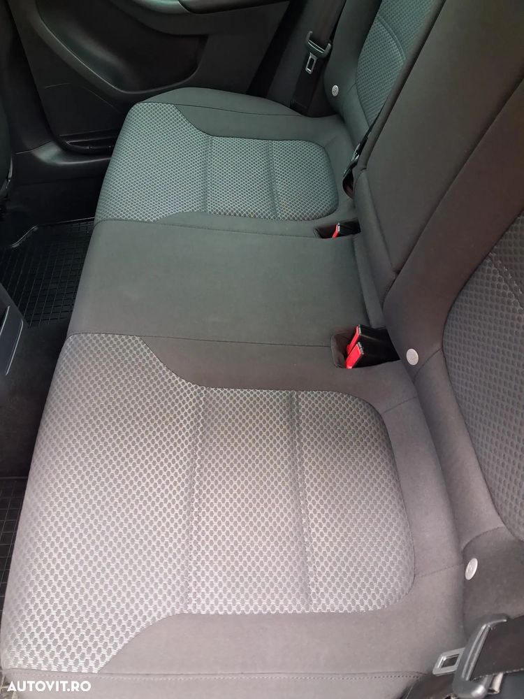 Volkswagen Jetta - 9