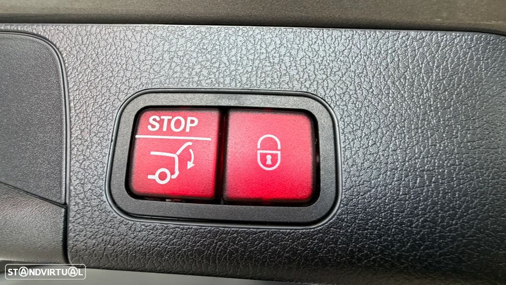 Mercedes-Benz GLB 180 d AMG Line - 26