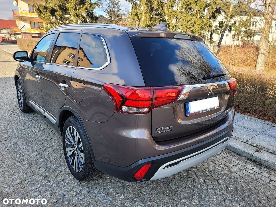 Mitsubishi Outlander 2.0 Intense + Navi 4WD CVT - 4