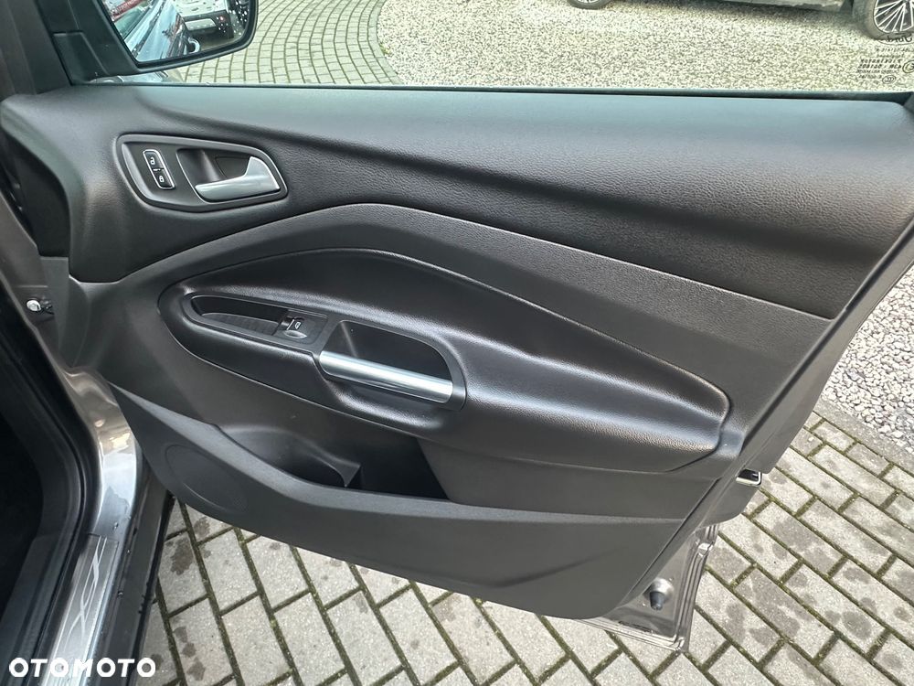 Ford Kuga 2.0 TDCi 2x4 Titanium - 15