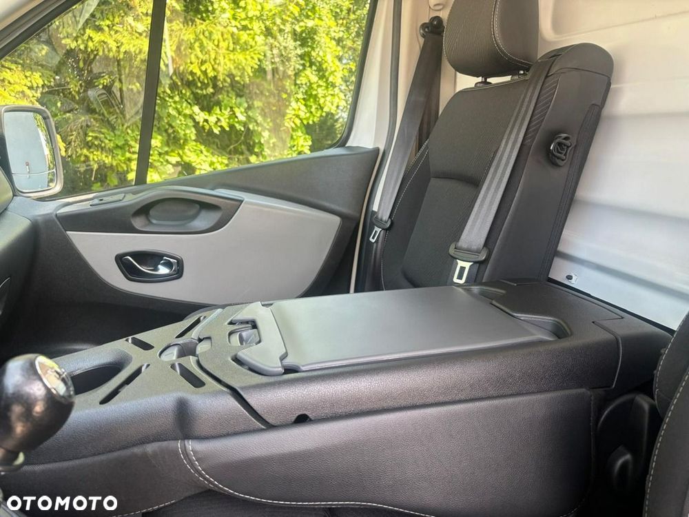 Renault Trafic - 16