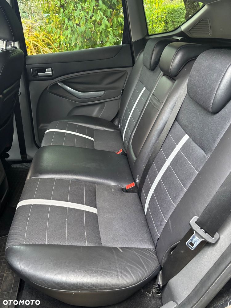 Ford Kuga - 16
