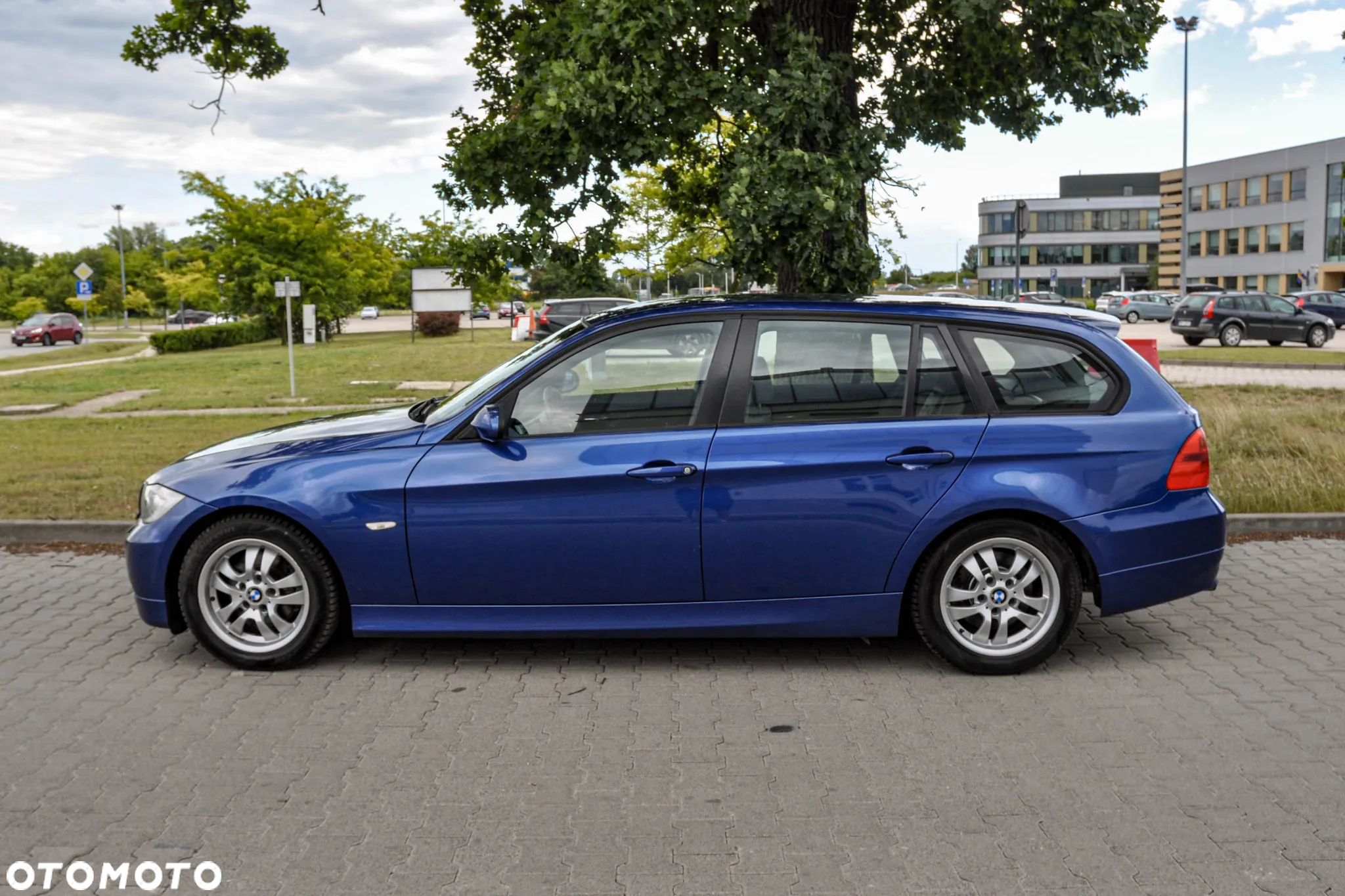 BMW Seria 3 320d DPF Touring - 2