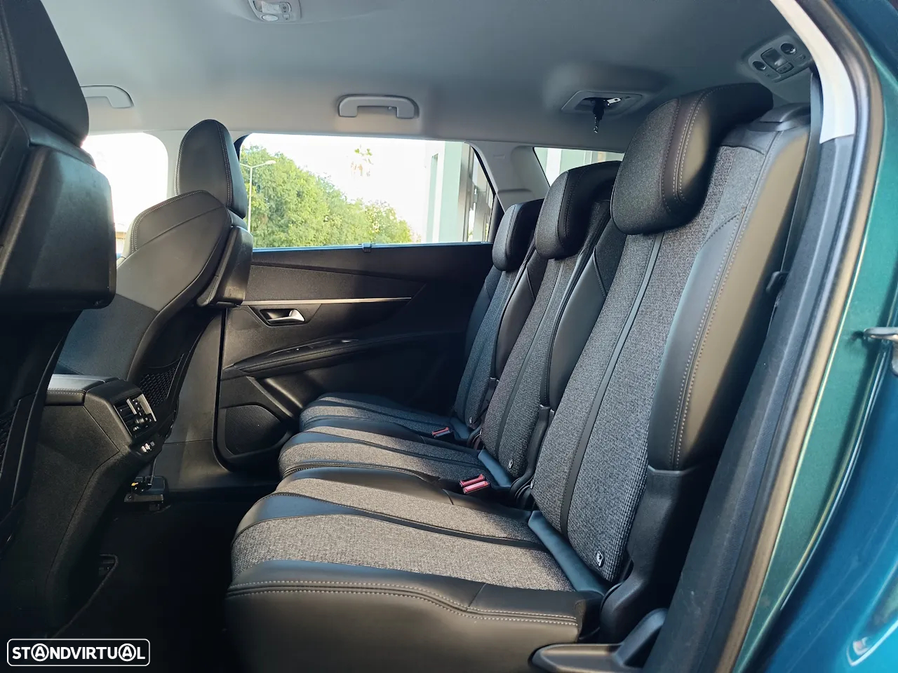 Peugeot 5008 1.2 PureTech Allure EAT8 - 14