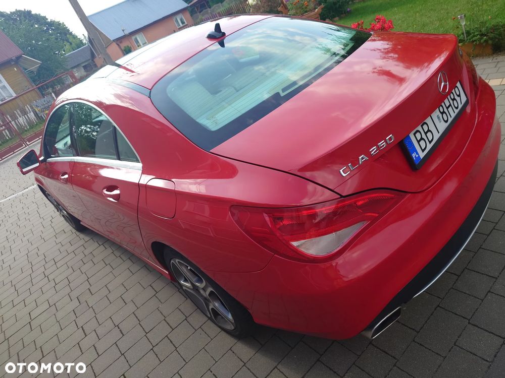 Mercedes-Benz CLA 250 4Matic 7G-DCT - 11