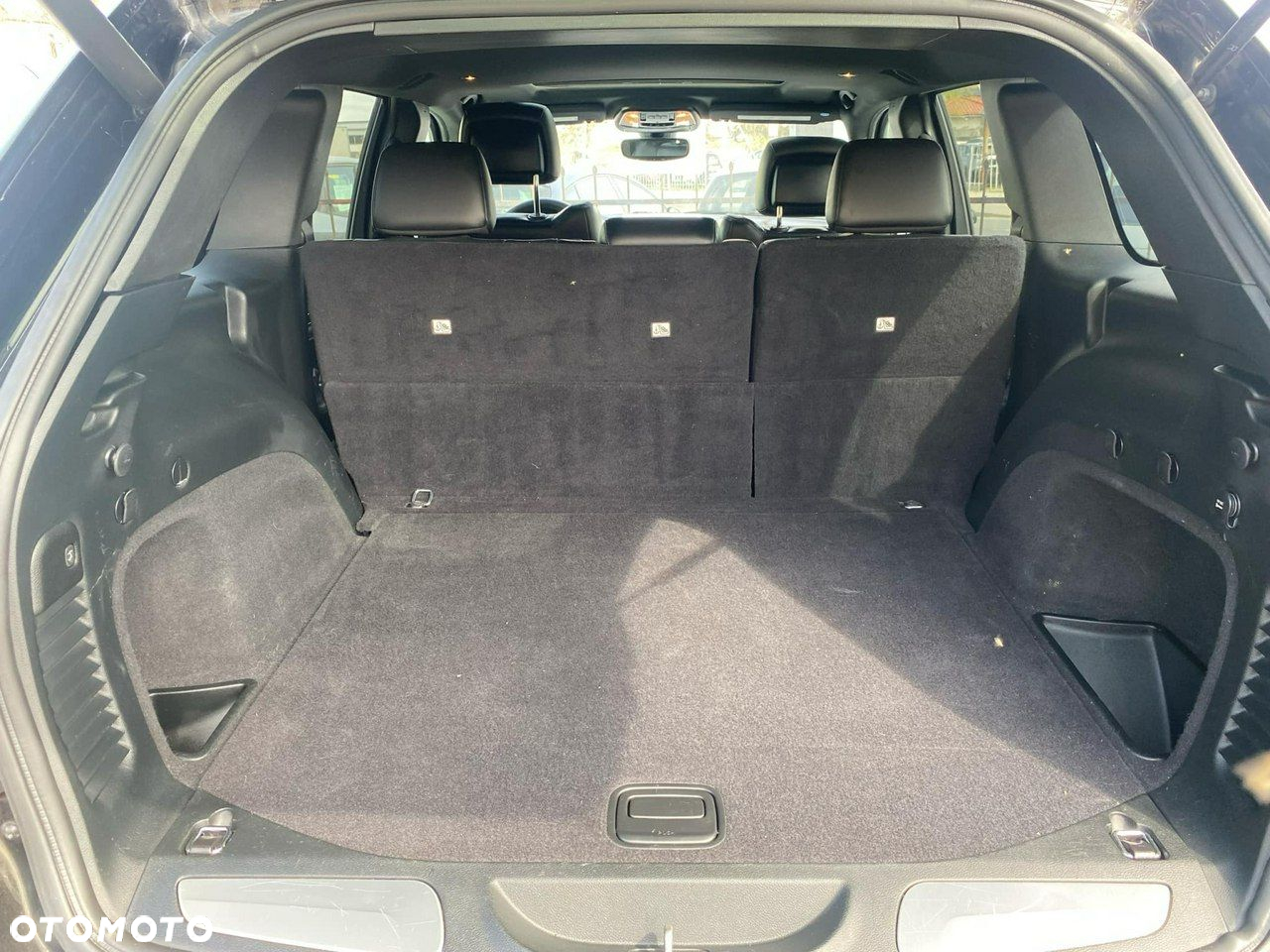 Jeep Grand Cherokee - 23