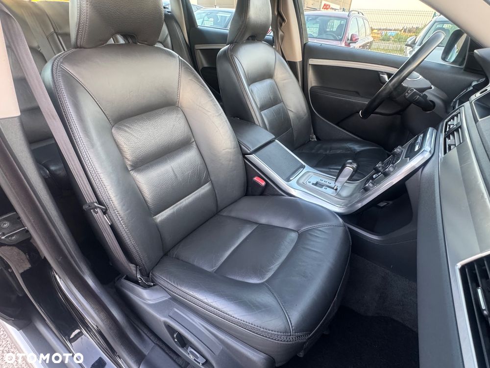 Volvo XC 70 D5 AWD Geartronic Summum - 29