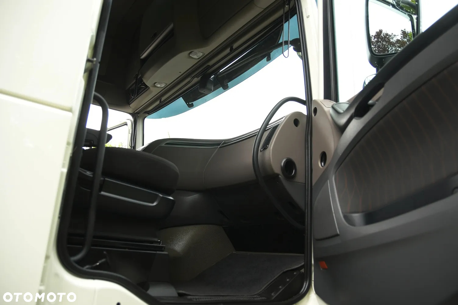 DAF XF 450///* SUPER SPACE CAB///* ///2018///* 18000KG//* /RETARDER///* 7.70///* WAGA///* FIRANKA///* XENON///* DACH PODNOSZONY//* /DUŻE ZBIORNIKI///* STAN BARDZO DOBRY - 16