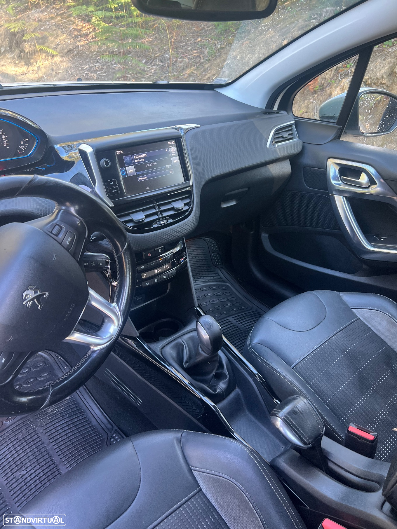 Peugeot 2008 1.6 BlueHDi Style - 9