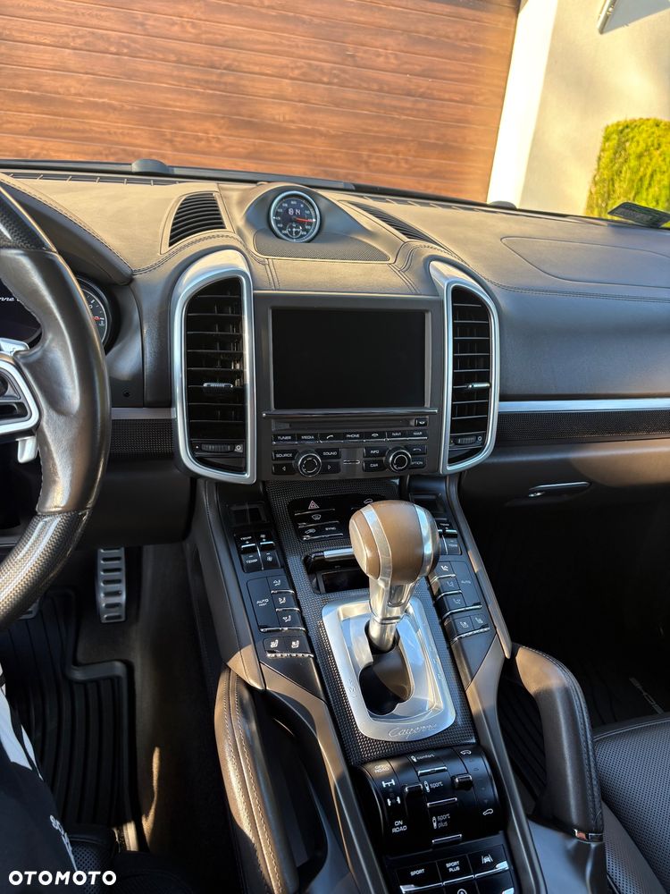 Porsche Cayenne Turbo - 8