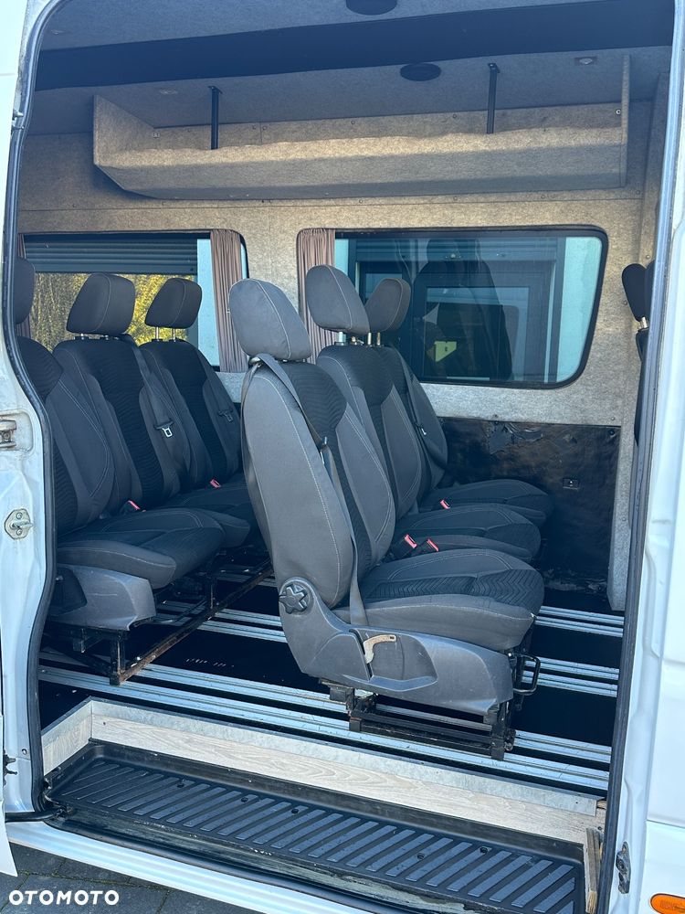 Mercedes-Benz Sprinter - 20