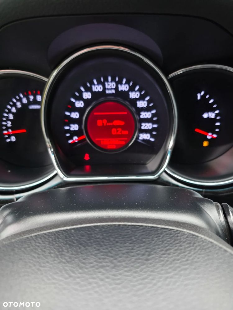 Kia Ceed 1.6 GDI Dream Team Edition - 13