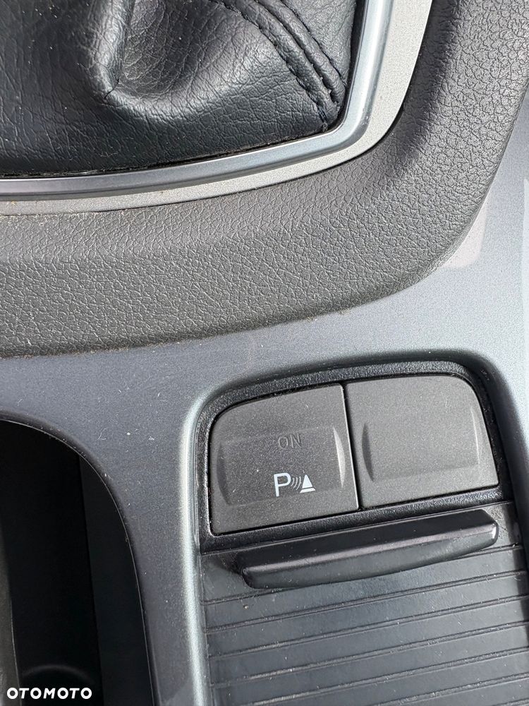 Ford Kuga - 27