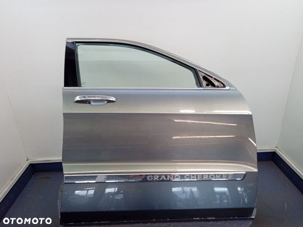 GRAND CHEROKEE WK2 DRZWI PRZÓD PRAWE PDM - 1