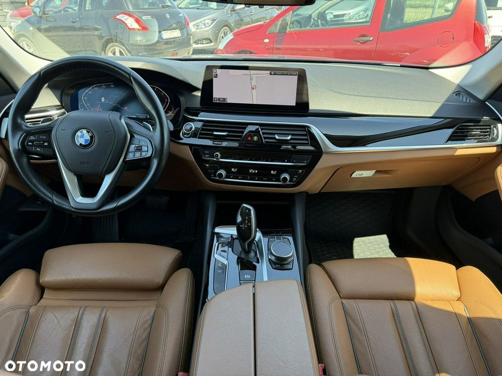 BMW Seria 5 518d Sport Line - 4