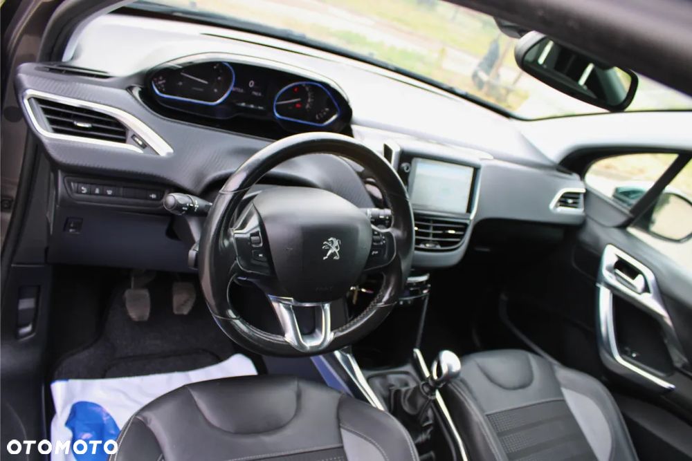 Peugeot 2008 1.6 e-HDi Allure S&S - 18