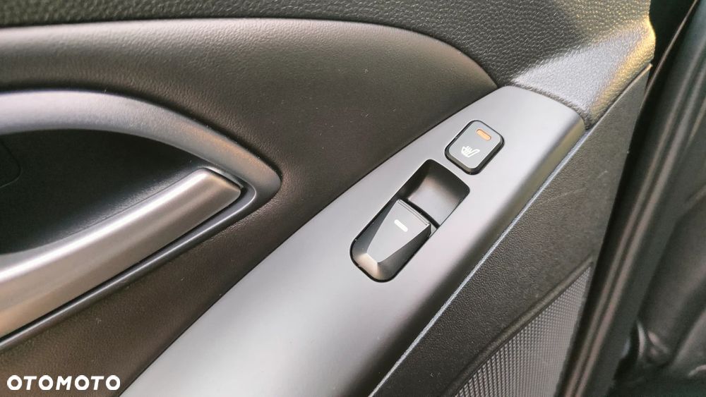 Hyundai ix35 blue 1.6 2WD Finale Gold - 35