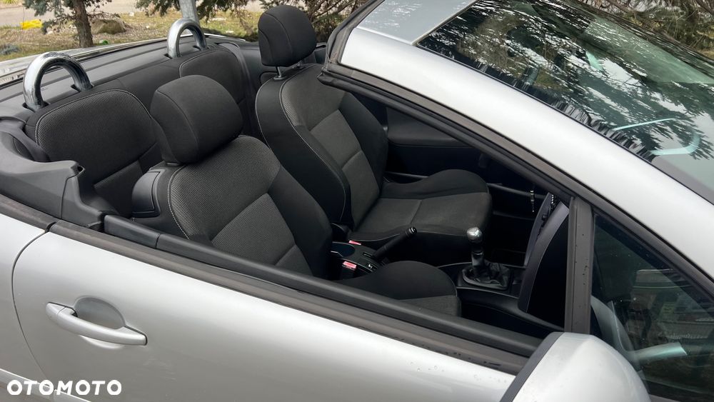 Peugeot 207 CC 120 VTi Active - 31
