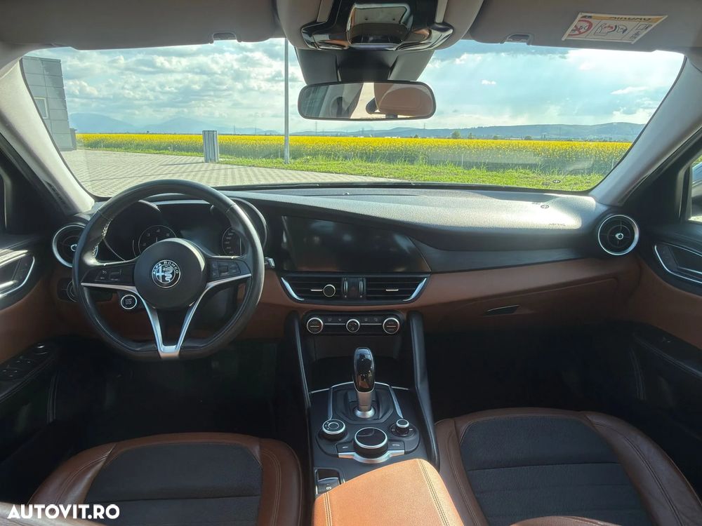 Alfa Romeo Giulia 2.2 AT8 Advanced Efficiency - 8