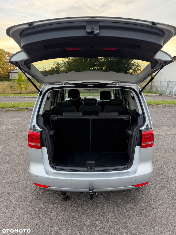 Volkswagen Touran - 33