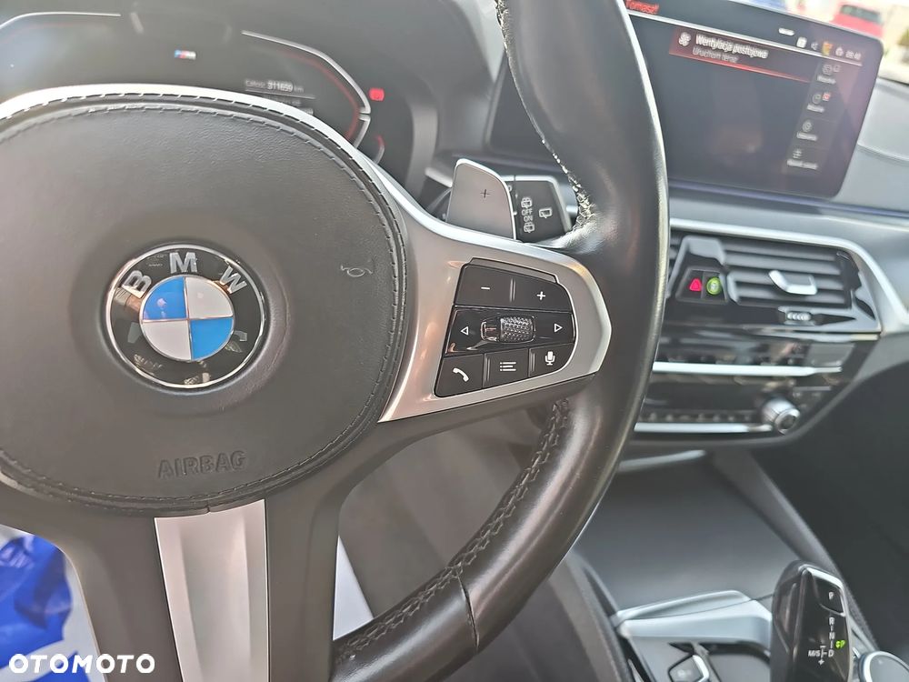 BMW Seria 5 540d xDrive mHEV M Sport sport - 18