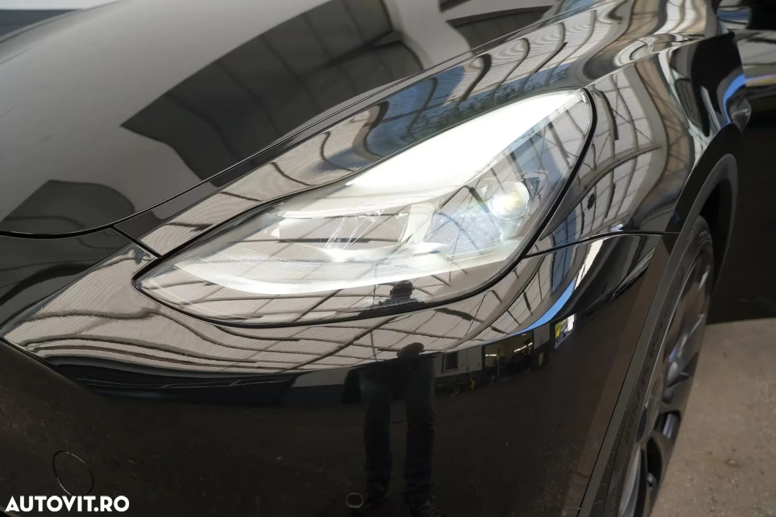 Tesla Model Y Performance Dual Motor AWD - 11