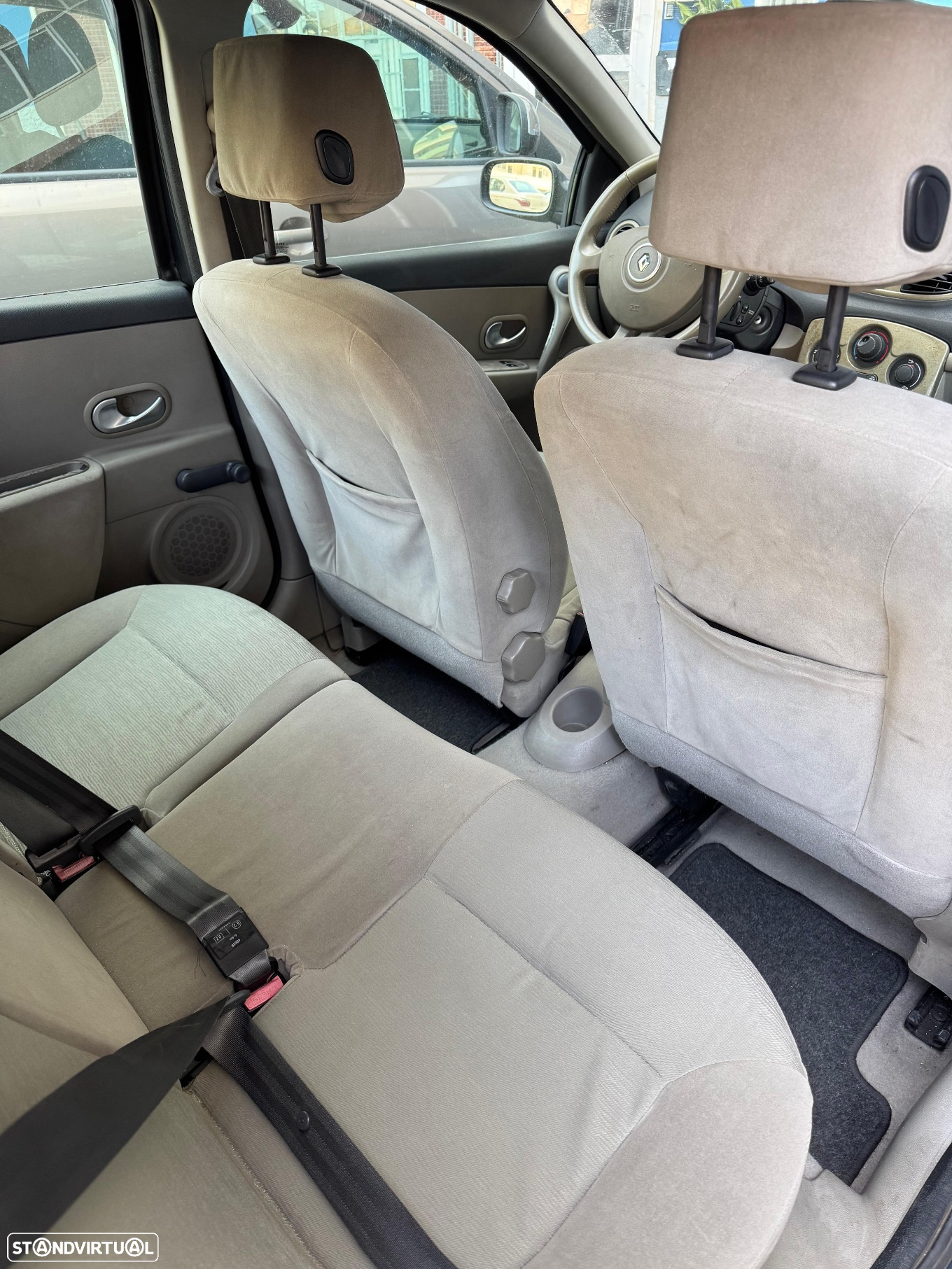 Renault Clio 1.5 dCi Confort - 13