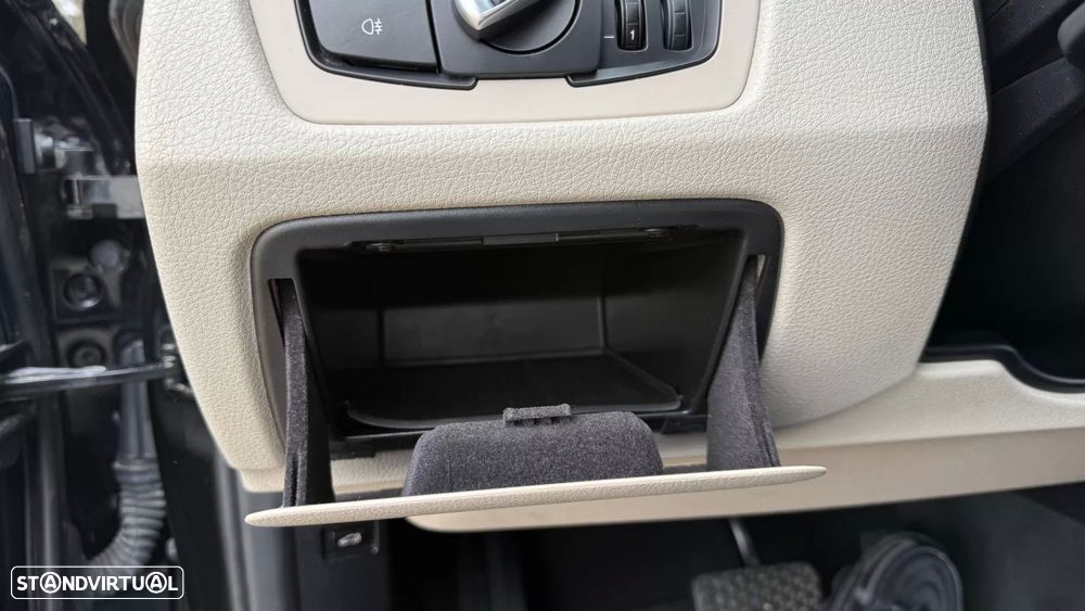 BMW 320 d Aut. Efficient Dynamics Edition Blue Perf. Luxury Line - 30