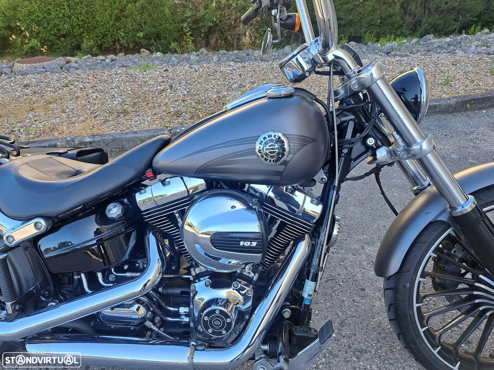 Harley-Davidson Softail Breakout - 4