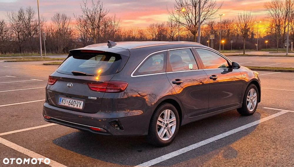 Kia Ceed 1.6 CRDi (48V Mild-Hybrid) DCT7 Platinum - 5