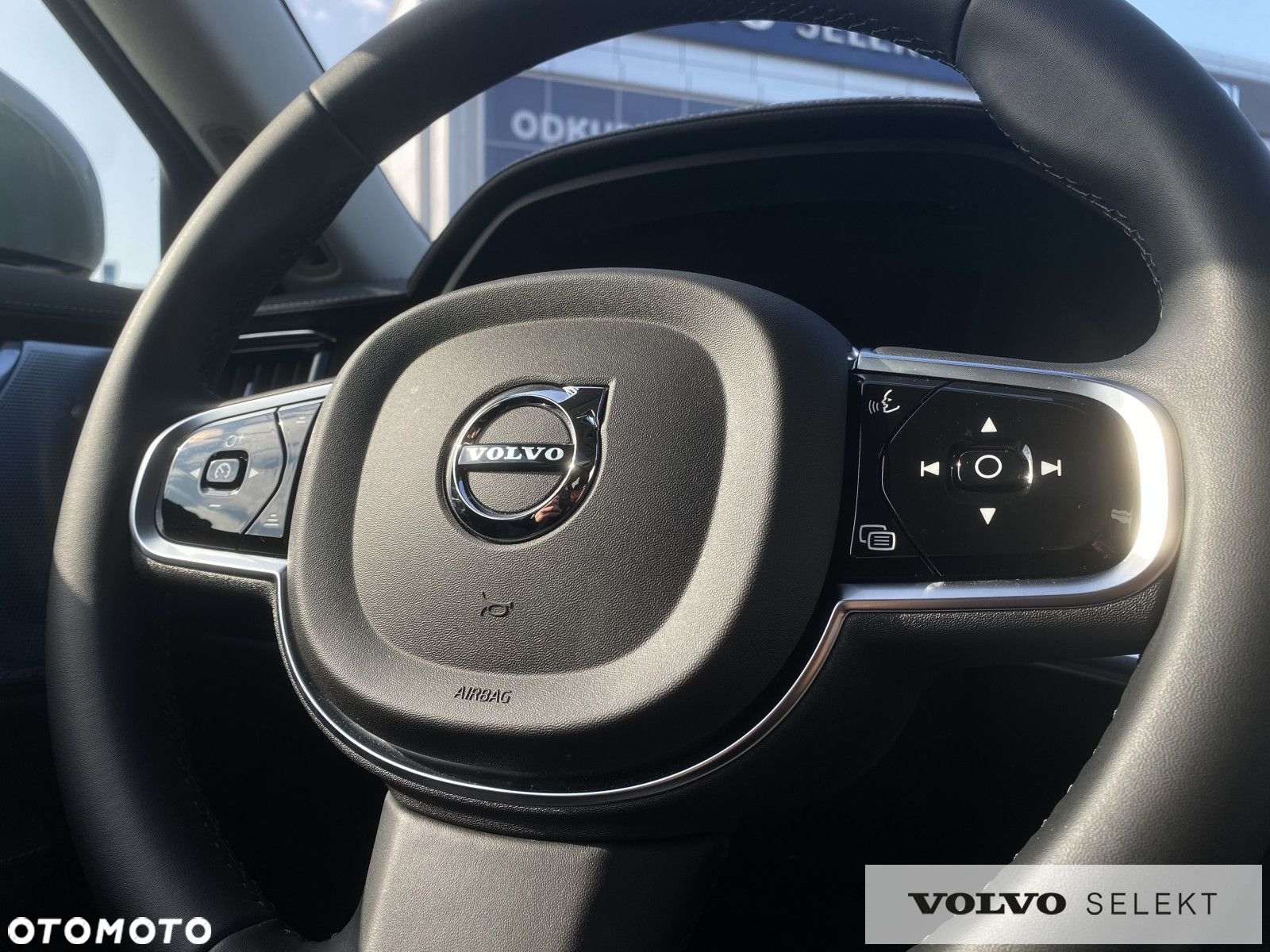 Volvo S90 - 16