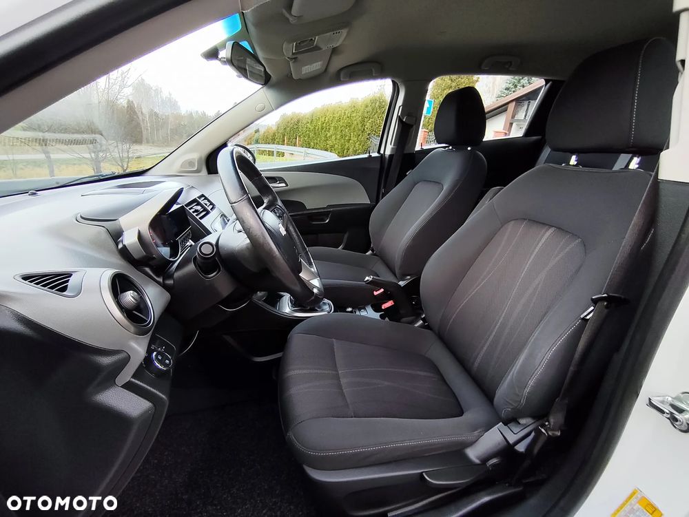 Chevrolet Aveo 1.6 LTZ S/S - 9