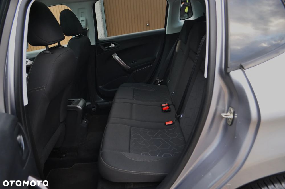 Peugeot 2008 BlueHDi 100 STOP & START Allure - 31