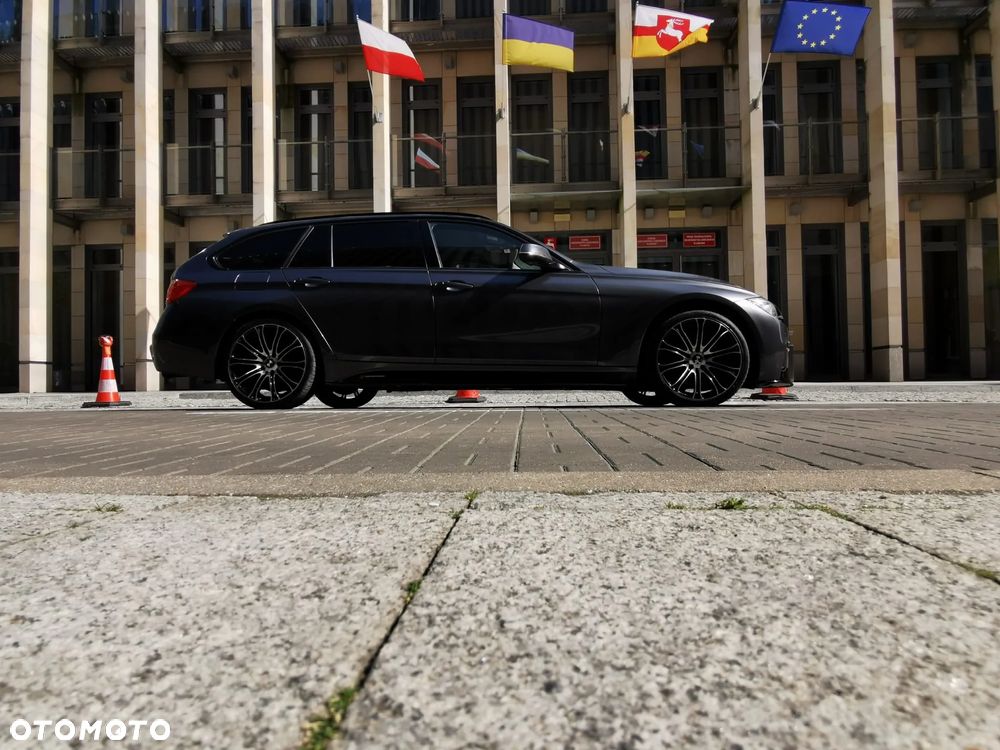 BMW Seria 3 330d Sport-Aut Blue Performance - 2
