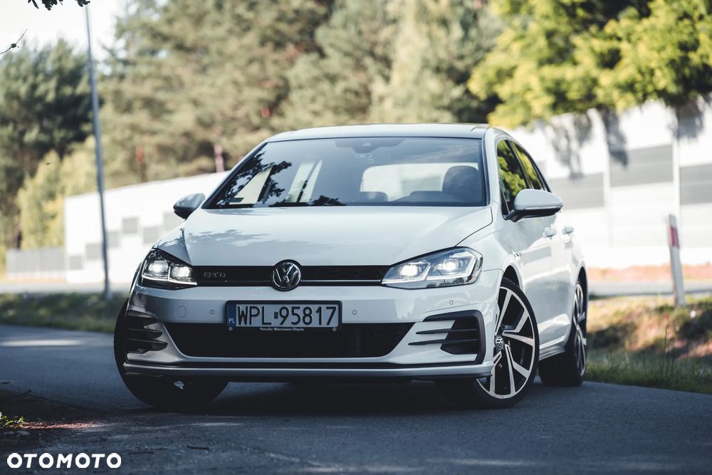 Volkswagen Golf - 9
