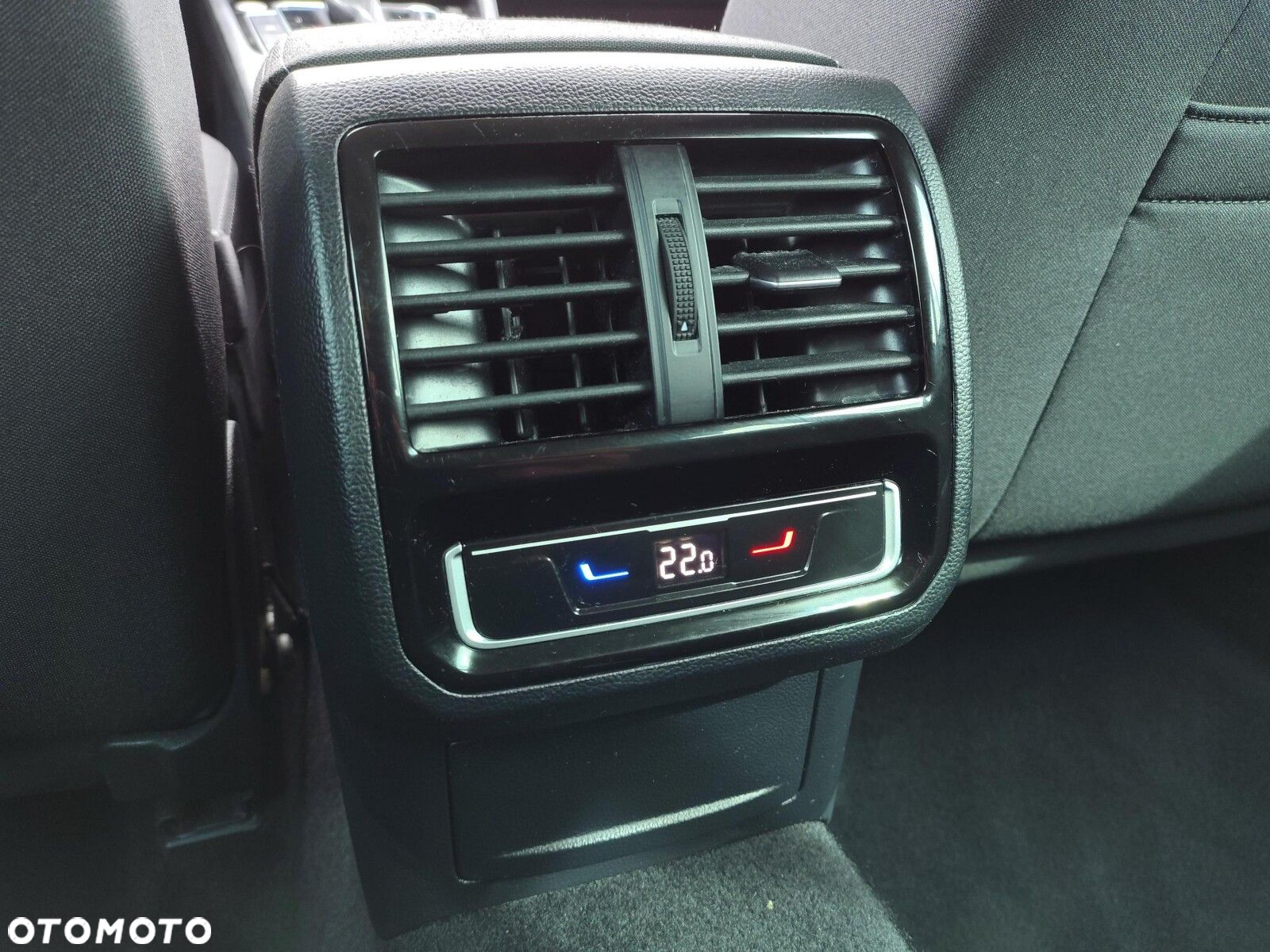 Volkswagen Passat 2.0 TDI Business DSG - 12