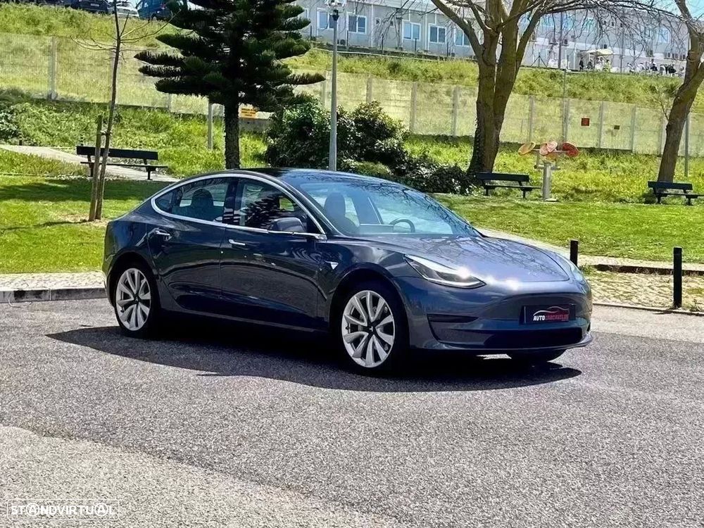 Tesla Model 3 - 11