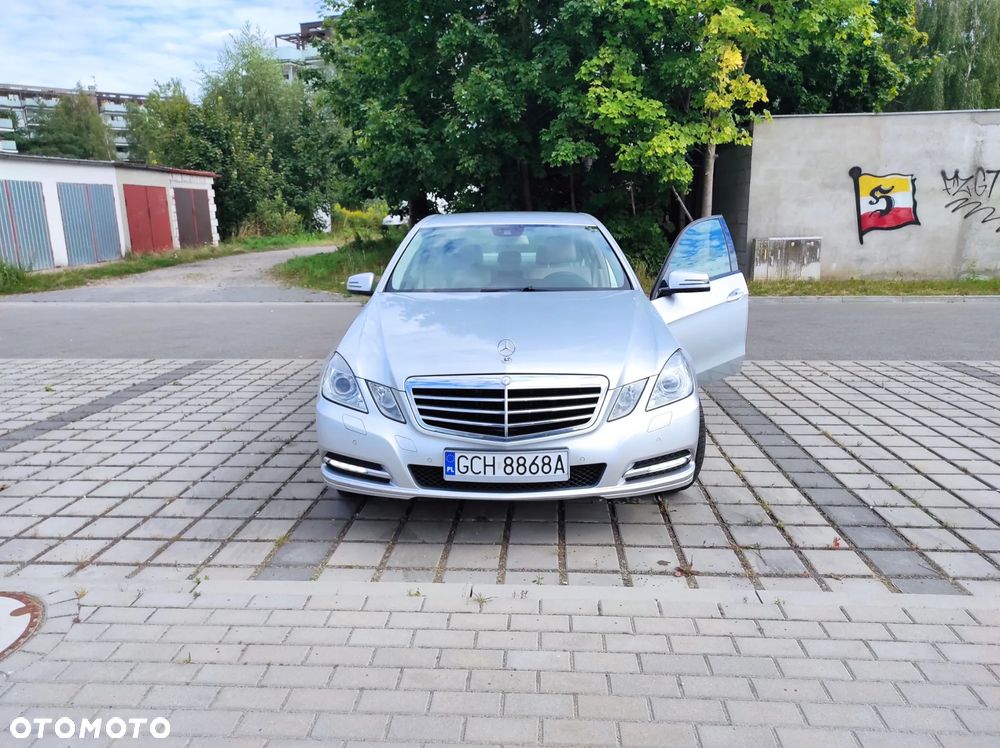 Mercedes-Benz Klasa E 200 BlueEFFICIENCY Elegance - 2