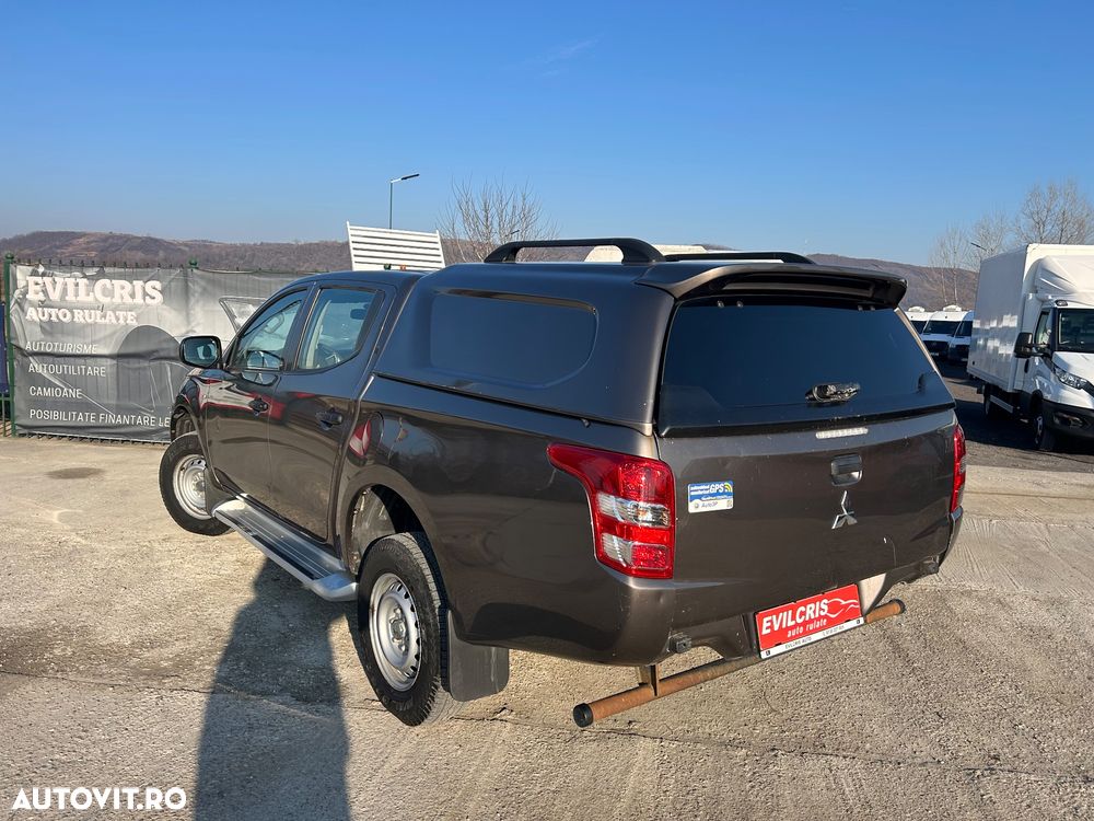 Mitsubishi L200 Double Cab 2.4 DI-D M/T Intense - 2