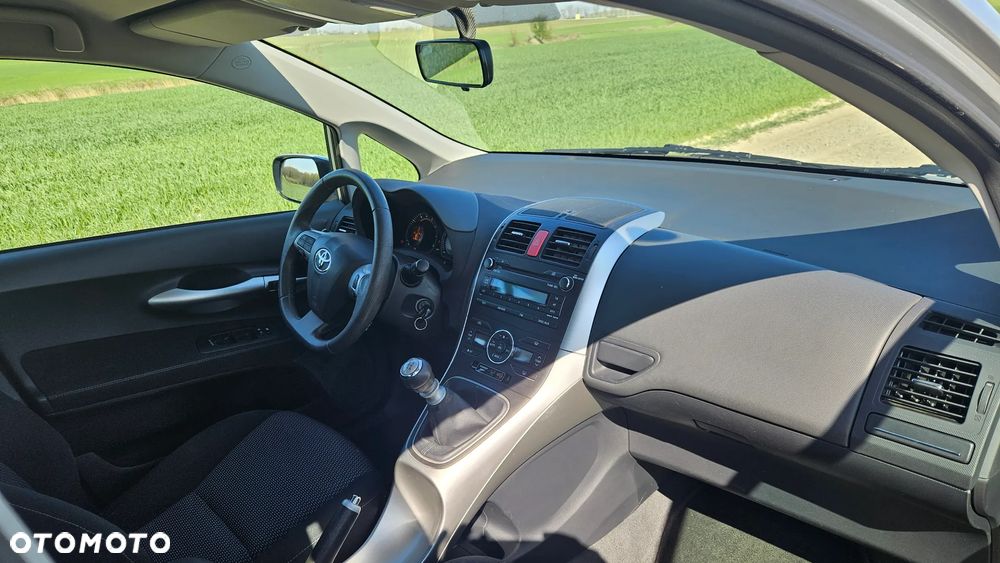 Toyota Auris 1.6 Valvematic Edition - 17