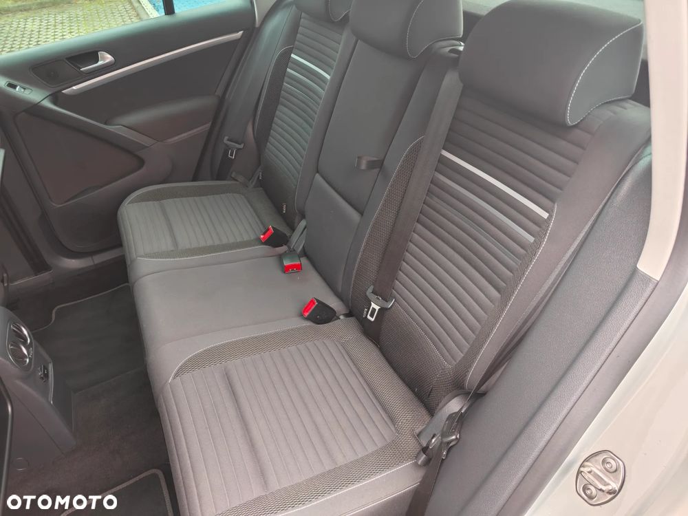 Volkswagen Tiguan 2.0 TDI DPF BlueMotion Technology Sport & Style - 26