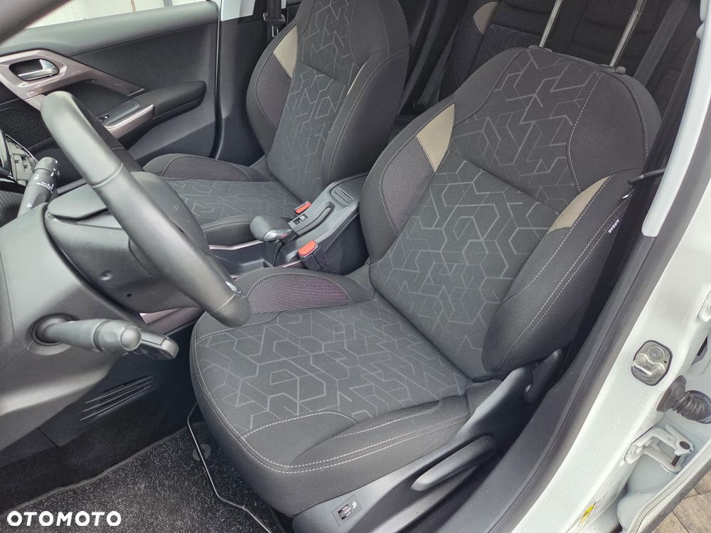 Peugeot 2008 Blue-HDi FAP 100 STOP & START Style - 17