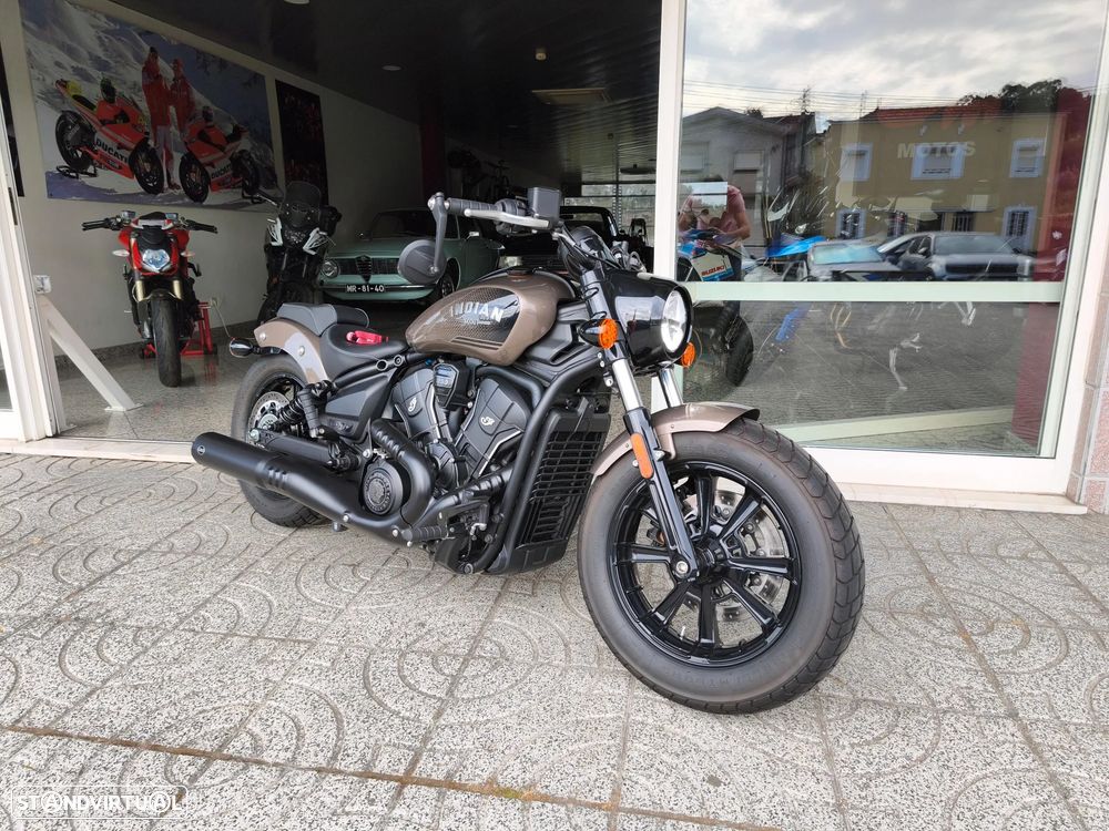Indian Scout Bobber Limited Tech - 1