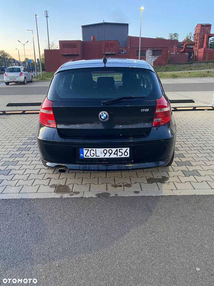 BMW Seria 1 118d DPF - 6