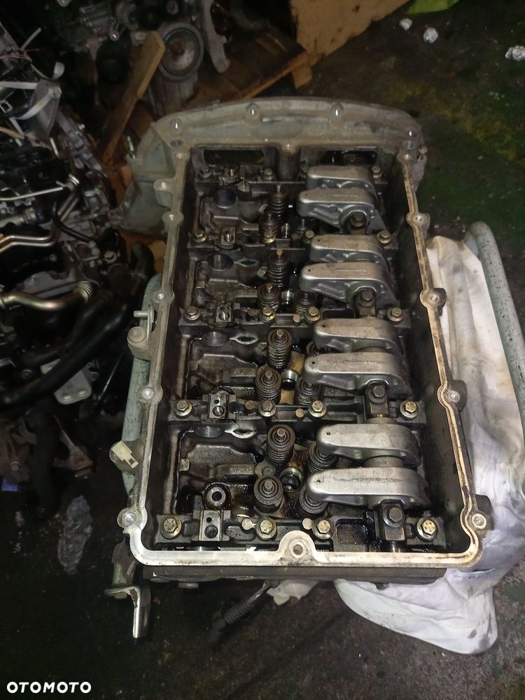 Glowica silnika ford Transit 2.4 tddi tdci D2FA