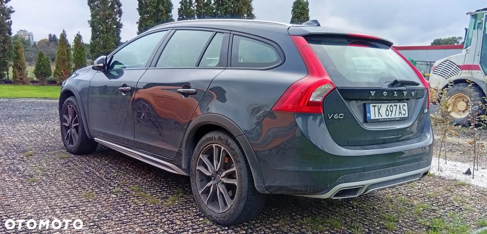 Volvo V60 Cross Country - 5