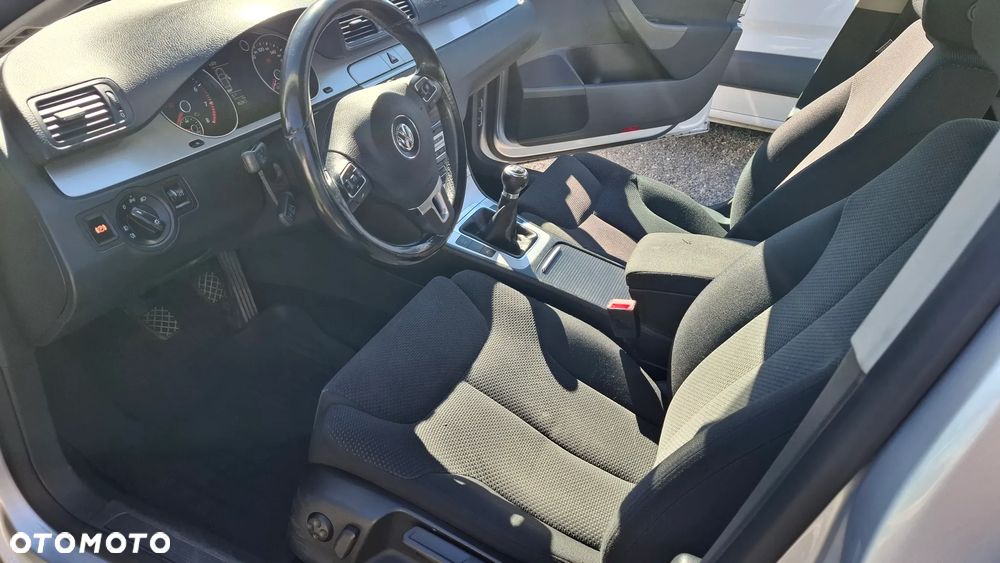 Volkswagen Passat 1.8 TSI Comfortline - 22